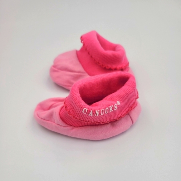 NWOT Vancouver Canuks set. 0 - 3 months - Picture 2 of 4